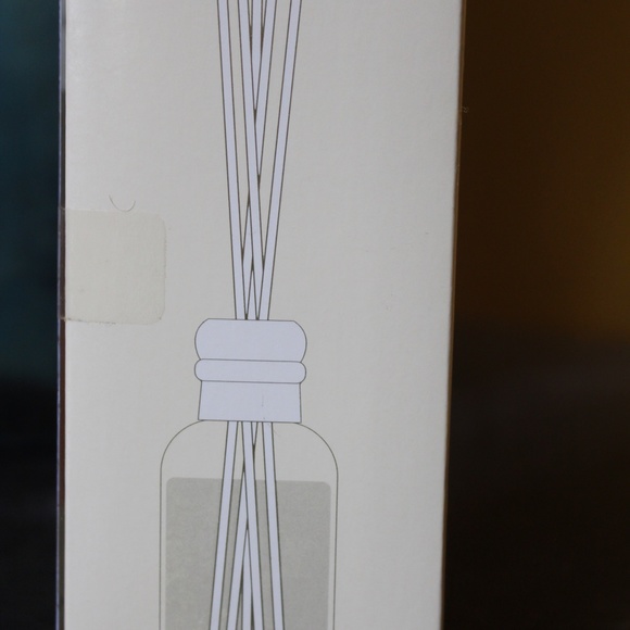 Yankee Candle Reed Diffuser Juicy Orange - Picture 4 of 4